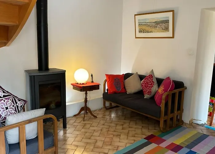 Maison Atypique Au Calme